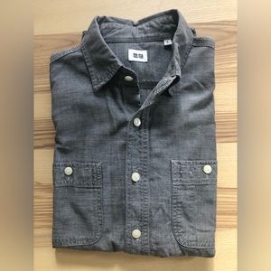 Uniqlo gray chambray button up shirt